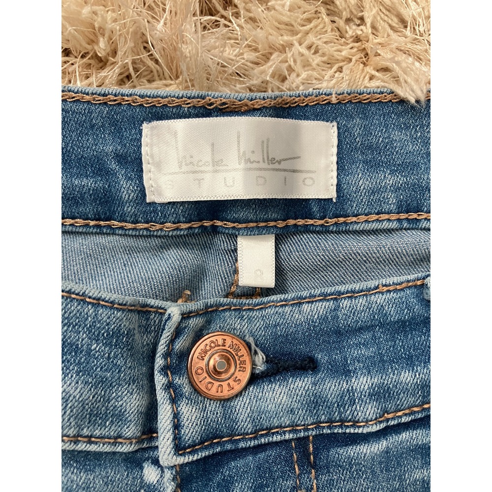 Nicole Miller Studio‎ Denim Distressed Jeans Size 10 Raw Hem Light Wash - Picture 2 of 8